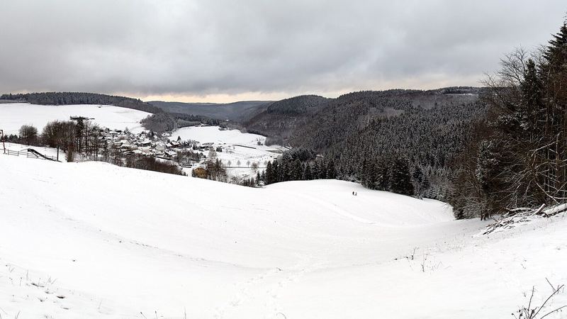 Eifellandschaft mit Dorf